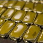 Gold Price Today: सोना ₹1,35,390 प्रति 10 ग्राम, चांदी ₹2,03,100 प्रति किलो पहुंची राष्ट्रीय समाचार