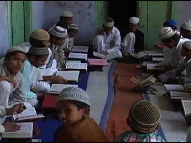 UP शिक्षा क्रांति: मदरसा छात्र डेटा एक क्लिक दूर